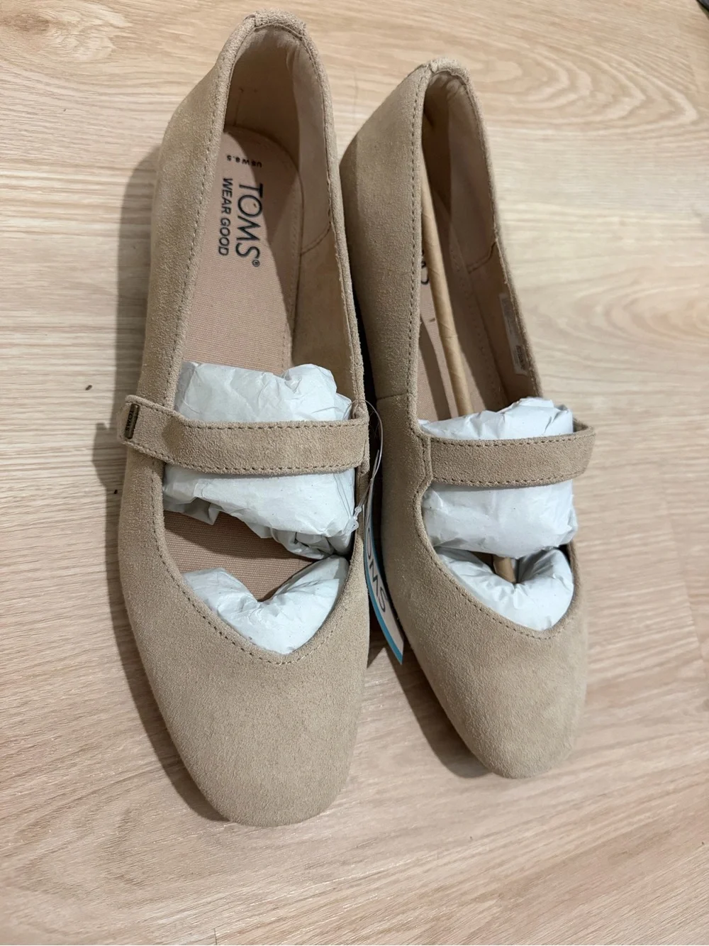 NWT Toms Bianca Mary Jane Flat